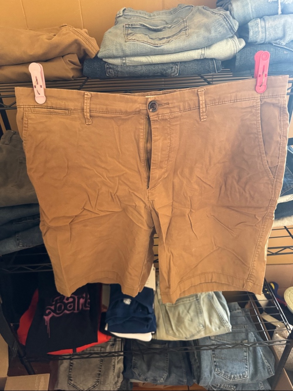 Men’s khaki shorts